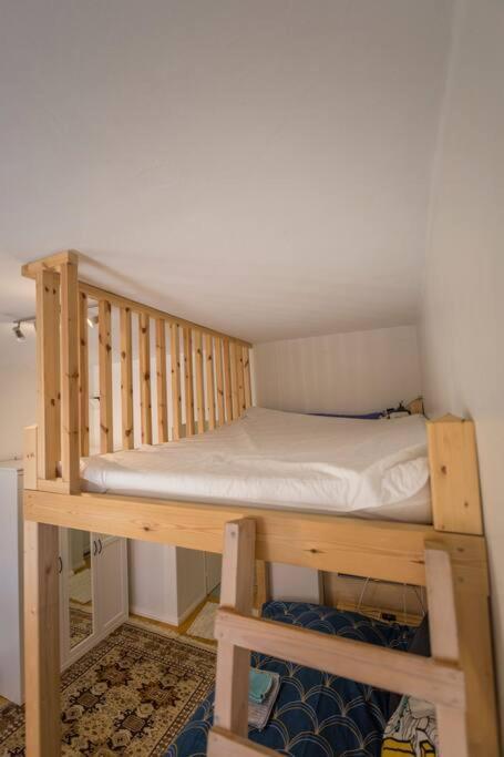 A Lovely Apartment Near Railway Station And Arena. ตัมเปเร ภายนอก รูปภาพ